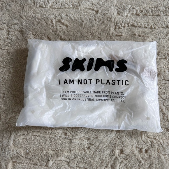 NWT SKIMS Crop Tank - Picture 3 of 4